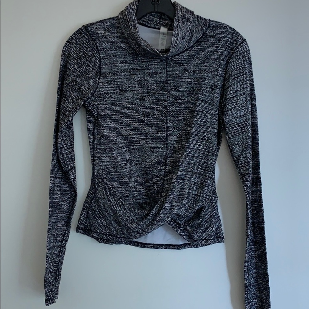 Lululemon top